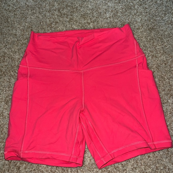 lululemon Align™ High-Rise Short with Pockets 6" lip gloss - Picture 3 of 5